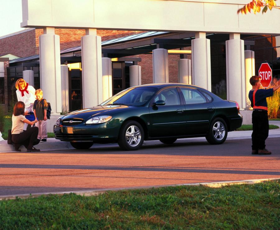  Ford Taurus 2000 года  (фото 10 из 92)